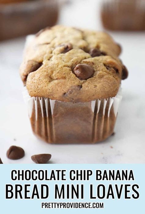 These easy Chocolate Chip Banana Bread Mini Loaves are going to be a favorite amongst your neighbors, family and friends. #chocolatechipbananabread #bananabreadminiloaves #bananabread #chocolatechipbananabreadrecipe #minibananabreadlaoves #bananabreadrecipe #minibreadrecipes Mini Chocolate Chip Banana Bread, Mini Banana Loaves, Banana Bread Mini Loaves, Mini Banana Bread Recipe, Mini Banana Bread Loaves, Easy Chocolate Chip Banana Bread, Best Chocolate Chip Banana Bread, Mini Banana Bread, Chocolate Chip Banana Bread Recipe