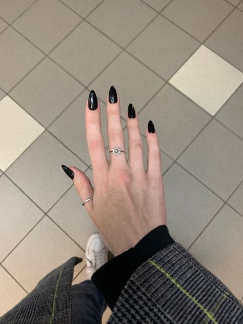 Black Swan Nails, Swan Nails, Black Acrylic Nails, Hello Nails, Minimalist Nail Art, Nails Aesthetic, Gel Nails Diy, Nail Ring, Black Nail