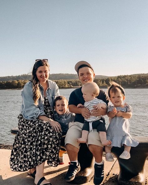 Tori Roloff has shared some startling news with fans. Our thoughts go out to Tori and her family during this difficult time. Roloff Family, Tori Roloff, Open Mic Night, Cowboy Costume, Clap Back, Complete Sentences, Second Baby, Fall Kids, Cute Little Things