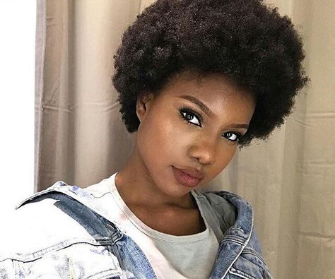 Cabello Afro Natural, Short Afro, Natural Afro Hairstyles, Pelo Afro, 4c Natural Hair, Short Curly Wigs, Flat Twist, Curly Human Hair Wig, Twist Outs