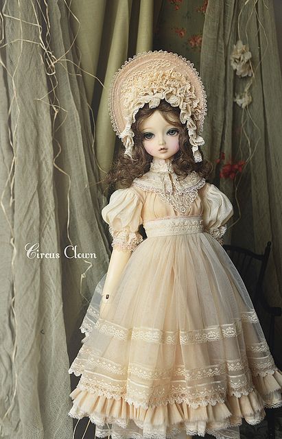 Old Dolls Vintage, Vintage Doll Dress, Old Fashion Dresses, Victorian Dolls, Dress Doll, Doll Vintage, Old Dolls, Child Doll, Pretty Dolls