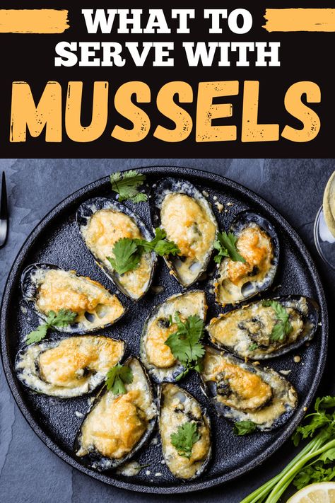 Wondering what to serve with mussels? From bread to fries to rice, these side dishes are the perfect complement to delicious mussels. Sides For Mussels, What To Serve With Mussels, Baked Mussels, Fried Tomatoes, Mussels Recipe, Fennel Salad, Tossed Salad, Roasted Asparagus, Dinner Sides