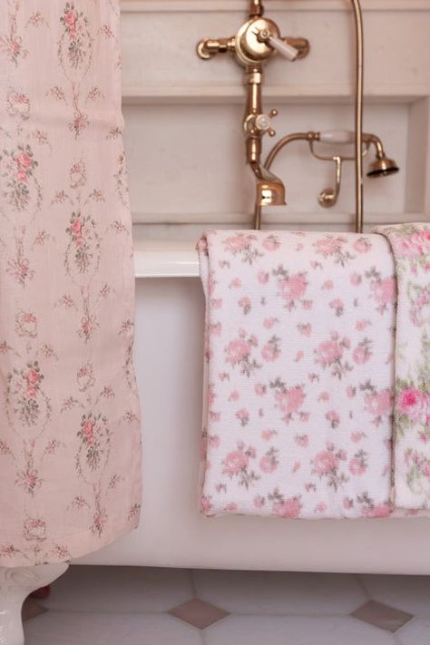 Changing Aesthetic, Unique Textures, Bow Print, Focal Points, Pink Bathroom, Bathroom Inspo, Dream Room Inspiration, Barbie Dream House, Cotton Bath Towels