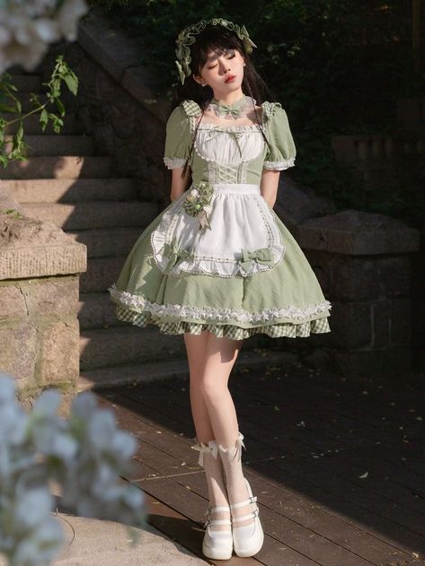 Cute Dresses Kawaii, Green Maid Dress, Maid Outfit Aesthetic, Cute Maid Outfit, Cute Maid Dress, Stylish Poses, Elegant Pose, Era Victoria, Lolita Outfit