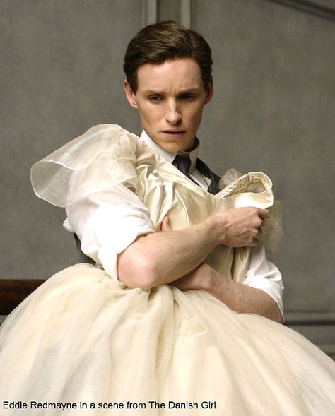 Eddie Redmayne in the transgender movie The Danish Girl Danish Girl Movie, Lili Elbe, Beau Film, The Danish Girl, Septième Art, Eddie Redmayne, Dark Academia Aesthetic, 영감을 주는 캐릭터, Fantastic Beasts