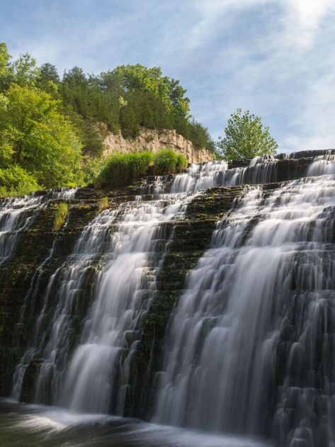 Most beautiful waterfalls in Illinois - Wapiti Travel Utica Illinois, Cascade Falls, Canyon Lake, Thunder Bay, Twin Falls, Beautiful Waterfalls, Lake Michigan, Lush Green, Hiking Trails