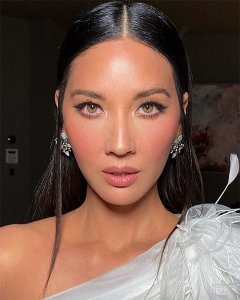 Best Wedding Makeup, Makeup Tip, Cheap Human Hair, Glam Makeup Look, Glow Skin, Wedding Makeup Looks, Olivia Munn, Celebrity Makeup Artist, Front Lace Wigs Human Hair