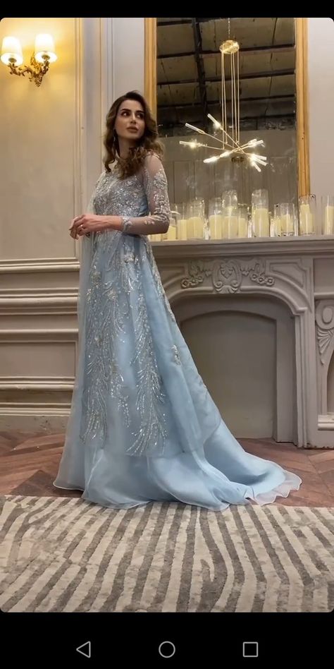 Walima Outfit, Pakistani Maxi, Pakistani Engagement Dresses, Pakistani Maxi Dresses, Arabic Makeup, Classy Wear, Desi Outfits, Diy Slippers, Asian Bridal Dresses