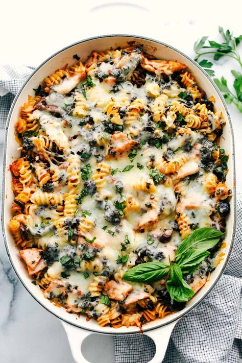 30 Mediterranean Diet Dinner Recipes Perfect for Beginners - Hike n Dip Mediterranean Casserole, Casserole With Ground Turkey, Turkey Mediterranean, Ground Turkey Casserole, Chicken Tetrazzini Casserole, Pasta Fusilli, Turkey Casserole Recipe, Olives Kalamata, Easy Breakfast Casserole