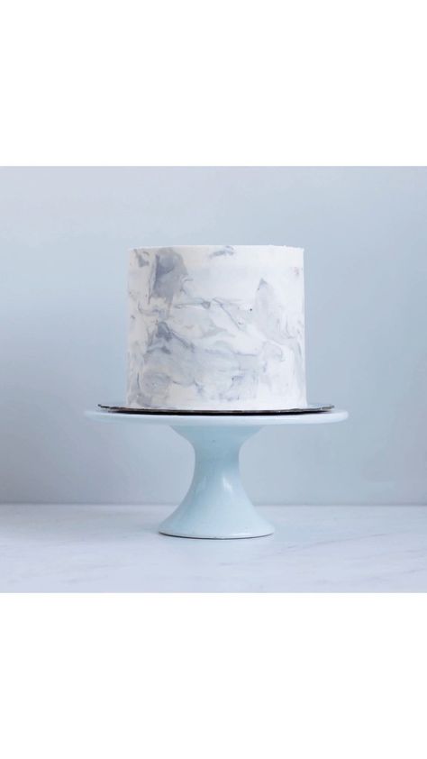 How To Marble Buttercream, Marble Frosting Cake, Marbled Cake Frosting, Marble Cake Frosting, Smear Icing Cake, Marble Icing Cake, Marble Cake Decoration, Marble Cake Buttercream, Marbal Cake Decorating