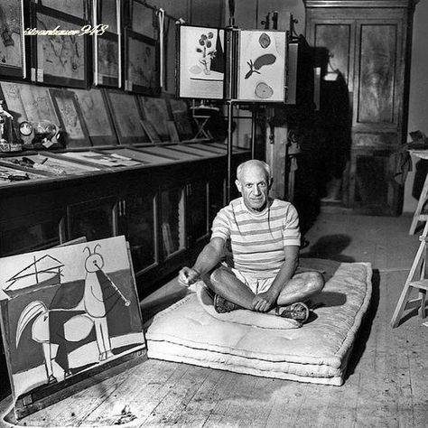 Picasso Picasso Studio, Jacob Lawrence Art, Picasso Pictures, Pablo Picasso Drawings, Picasso Paintings, Acrylic Painting Lessons, Picasso Art, Nyc Art, Expressionist Art