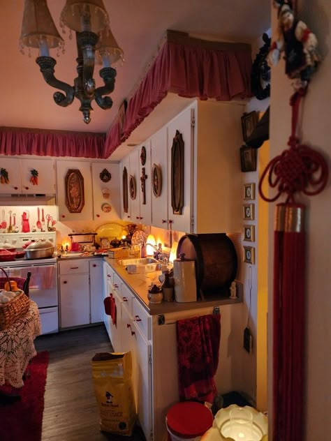 Vintage Grandma House Aesthetic, Mexican Grandma Aesthetic, Grandmas Kitchen Aesthetic, Grandma Kitchen Aesthetic, Cozy Grandma House, Deja Core, Grandma House Aesthetic, Grandma Kitchen, Grandma House