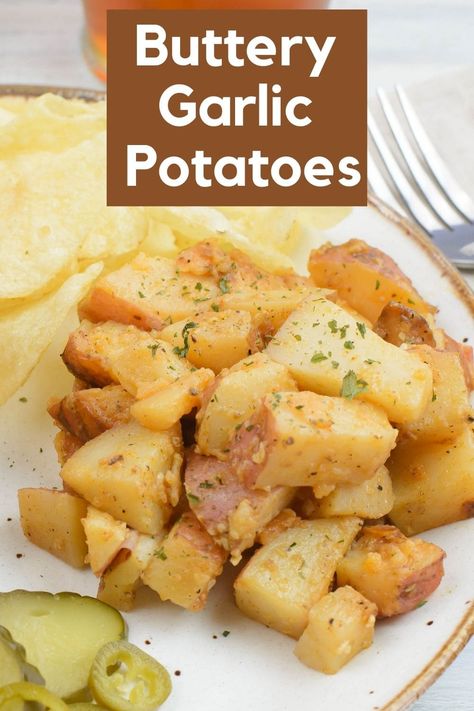 How to make Buttery Garlic Potatoes Buttered Potatoes Recipe, Bbq Side Dish Recipes, Buttery Potatoes, Bbq Side Dish, Canned Potatoes, Butter Potatoes, Garlic Roasted Potatoes, Bbq Side, Garlic Potatoes