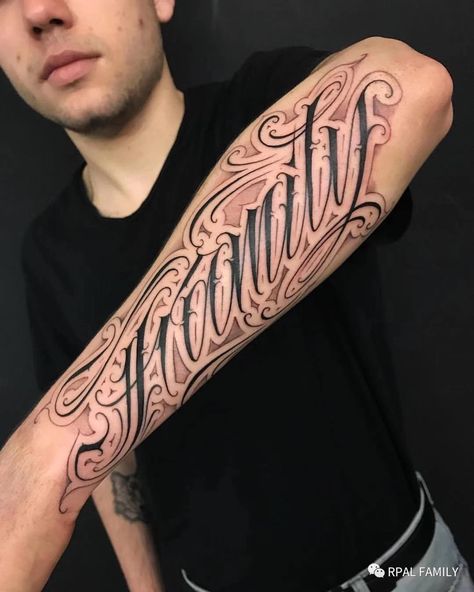 Wrist Lettering Tattoo, Leterings Tattoo, Ambition Tattoo, Arm Tattoos Lettering, Top Free Fonts, Fonts For Logos, Tattoo Lettering Design, Tattoo Lettering Styles, Chicano Style Tattoo