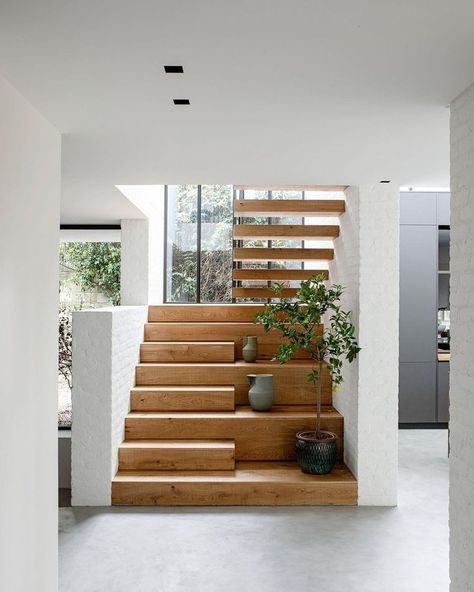 Desain Furnitur Modern, Interior Design Per La Casa, Home Stairs Design, Hus Inspiration, Home Inspo, House Stairs, Design Del Prodotto, Staircase Design, Home Design Decor