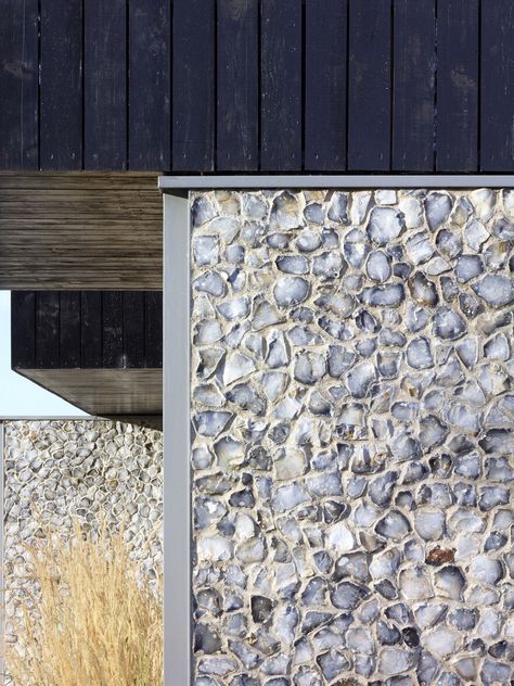 Oak Lane House In Rural Suffolk / Cassion Castle Architects Suffolk House, Cornwall House, Weatherboard House, Exterior Wall Cladding, Building A Container Home, Stone Facade, Modern Barn House, Private House, Ranch Style Homes