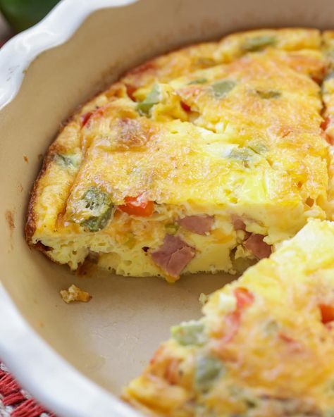 Baked Denver Omelet Denver Omelette Recipe, Denver Omelette, Healthy Omelet, Baked Omelet, Baked Breakfast Recipes, Omelets Recipe, Holiday Morning, Omelette Recipe, Melty Cheese