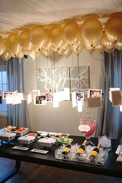 Pictures Hanging from Balloons at Party (1) Pictures Hanging From Balloons, Picture Display Ideas, Photo Collage Ideas, Photo Centerpieces, Mason Jar Photo, Wedding Party Games, Mom Party, Great Gatsby Party, Collage Ideas