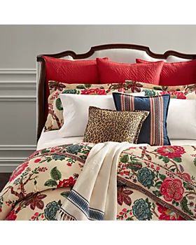 Ralph Lauren Home: Bedding, Lighting, Rugs & Decor - Bloomingdale's Ralph Lauren Teagan Bedding, Ralph Lauren Home Bedroom, English Bedroom Ideas, Ralph Lauren Interior Design, French Homes, Ralph Lauren Bedding, Bunk Rooms, Luxury Bed Sheets, Floral Comforter