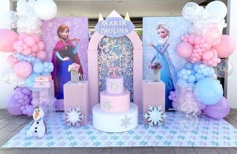 Pink Elsa Birthday Party, Frozen Balloon Garland Backdrop, Frozen Birthday Backdrop Ideas, Elsa Birthday Theme Decoration, Elsa Birthday Party Decorations Frozen Theme, Elsa Decorations Frozen Theme, Elsa Themed Birthday Party Decoration, Frozen Birthday Party Backdrop, Frozen Backdrop Ideas