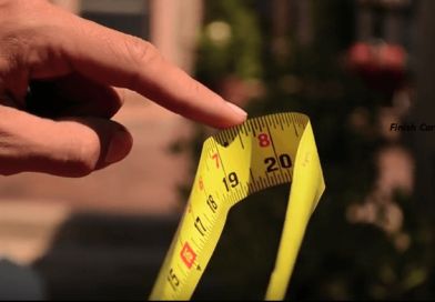 Cool, New Tricks And Tips To Try With Your Tape Measure And Pencil. Tape Measure Tricks, Pencil Trick, Shop Hacks, Speed Square, Finish Carpentry, Wood Square, Work Smarter, Measuring Tape, Woodworking Tips