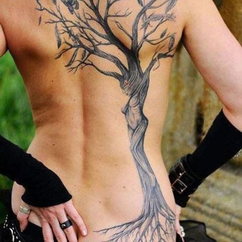 Woman Tree Tattoo, Backpiece Tattoo, Geniale Tattoos, Tree Of Life Tattoo, Feather Tattoos, Tattoo Life, Back Tattoos, Tree Tattoo, S Tattoo