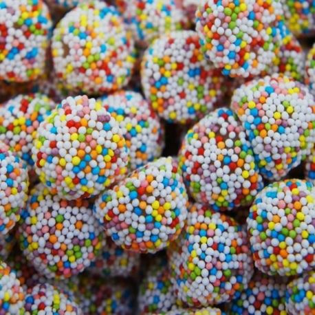 Bonbons Mûres Multicolores Candy Decorations, Gumball Machine, Candy Party, It's Your Birthday, Candy Shop, Happy Memories, Fruit Flavored, Cake Creations, Popsicles