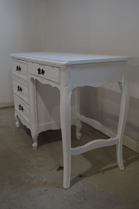 Old Desk Redo, French Provincial Desk Makeover, White Desk Bedroom, White Painted Desk, Oil Rubbed Bronze Spray Paint, White French Furniture, Antique White Desk, French Provincial Desk, Small Vintage Desk