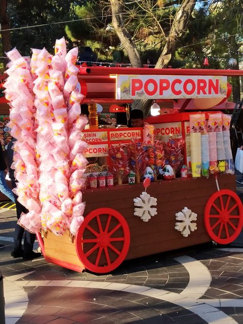 Popcorn Food Truck, Gourmet Popcorn Bar, Homemade Popcorn Seasoning, Snack Truck, Candy Store Display, Popcorn Recipes Sweet, Popcorn Cart, Food Truck Menu, Food Truck Festival