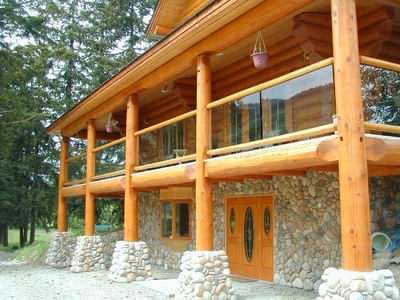 cabin ideas | American Log Cabin Designs are different from other continents. Why??? Log Home Deck Ideas, Cabin Balcony Ideas, Log Home Deck Railing Ideas, Log Cabin Deck Railing Ideas, Cabin Balcony, Unique Deck Railing Ideas, Log Cabin Exterior Ideas, Log Cabins Uk, Log Cabin Modern