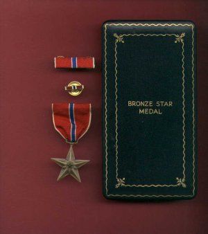 Bronze Star Medal, Military Ribbons, Oc Inspo, In Memory Of Dad, Study Tools, December 7, Lapel Pin, Lapel Pins, Ribbon