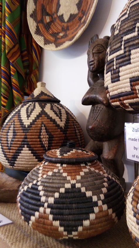 Zulu Traditional Decorating Ideas, West African Design, Zulu Patterns, Zulu Baskets, Africa Decor, Resort Interior Design, African Pottery, African Interior Design, Resort Interior