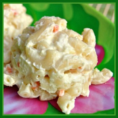 Hawaiian Mac Salad, Ono Kine Recipes, Hawaiian Plate Lunch, Mac Salad Recipe, Hawaiian Macaroni Salad, Salad Cucumber, Hawaiian Dishes, Mac Salad, Resep Salad