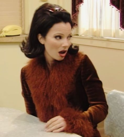 The Nanny Cast, Fashionable Characters, Fran Fine The Nanny, Miss Fine, Fine Outfits, Nanny Outfit, Fran Fine Outfits, Sydney Style, Fran Drescher