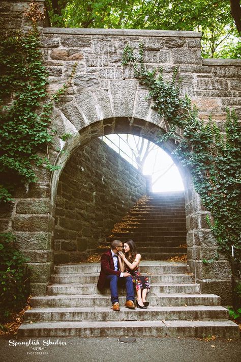 Cloisters Nyc, Nyc Engagement Shoot, Fort Tryon Park, Prenup Photos Ideas, Beach Wedding Planning, Couple Travel Photos, Engagements Pictures, Nyc Photoshoot, Urban Engagement