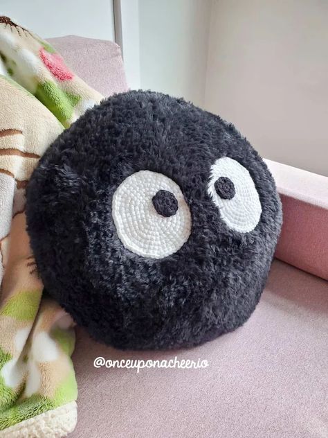 Giant Crochet Soot Sprite Pillow FREE Pattern Soot Sprite Crochet Pillow, Crochet Sprite Free Pattern, Soot Sprite Crochet Pattern, Studio Ghibli Crochet Pattern Free, Studio Ghibli Crochet Pattern, Soot Sprite Crochet, Giant Crochet, Soot Sprite, Pillow Crochet