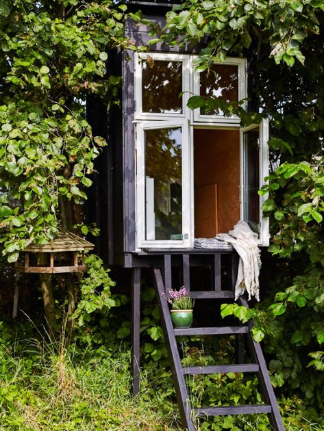 Country Backyards, Bohemian Style Living, Hygge Style, Tiny House Cabin, Garden Studio, City Garden, Cabins And Cottages, I Stand, Cool Rooms