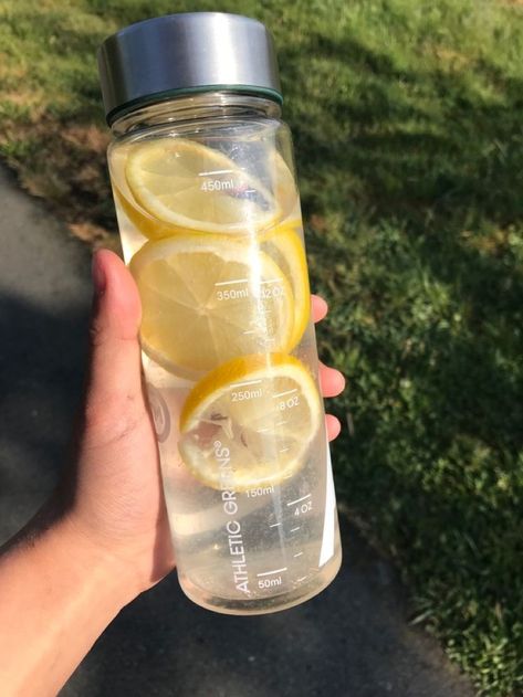 Fruit Infused Water Recipes, Water Aesthetic, Infused Water Recipes, Clean Lifestyle, Fruit Infused Water, Healthy Lifestyle Food, Wellness Inspiration, Herbs For Health, Fruit Infused