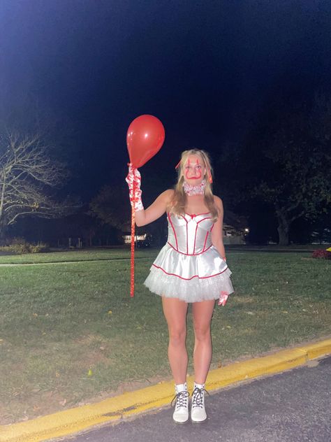 #halloween #spooky #halloweencostume #pennywise Halloween Spooky, Halloween Costumes, Halloween