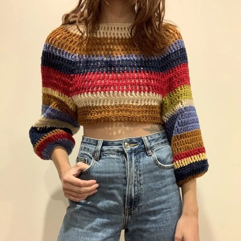 Multi Color Yarn Crochet, Sun Crochet, Diy Crochet Patterns, Crochet Crop Top Pattern, Crochet Fashion Patterns, Crochet Crop, Crochet Lovers, Crochet Blouse, Crochet Crop Top