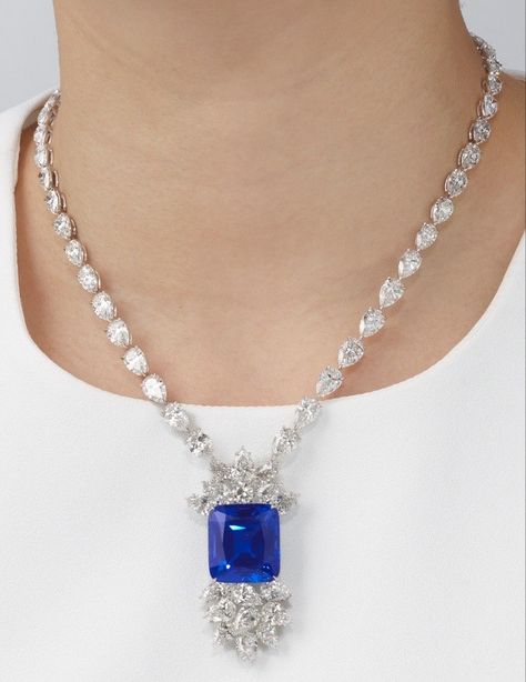 Sapphire Diamond Necklace, Jewelry Boards, Mom Jewelry, Emerald Diamond, Sapphire Diamond, Round Brilliant Cut Diamond, Cushion Cut, Brilliant Cut Diamond, Round Brilliant