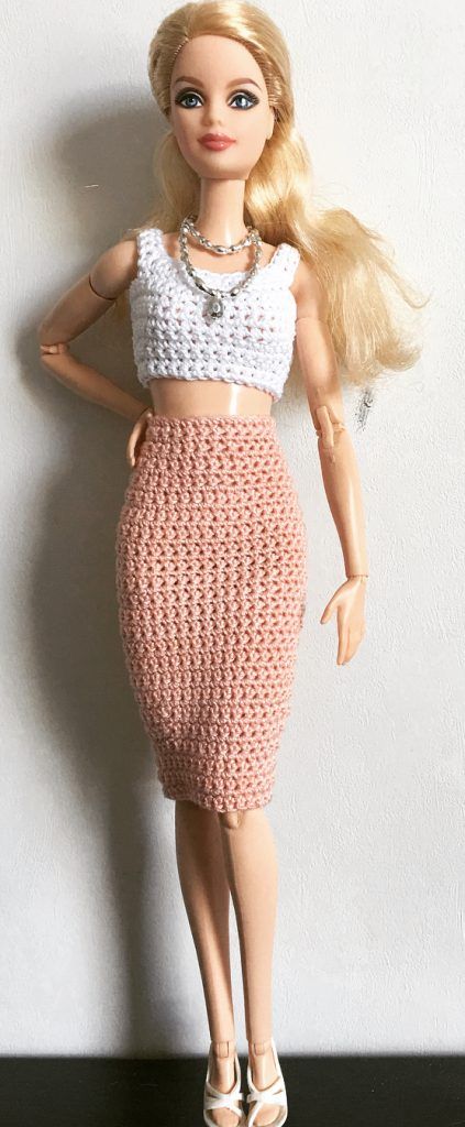 Crochet Barbie Doll Clothes Free Pattern Easy, Easy Crochet Barbie Clothes, Crochet Barbie Dress Pattern Free, Barbie Doll Crochet Clothes, Barbie Doll Clothes Patterns Free Crochet Dresses, Crochet Barbie Clothes Patterns Free Fashion Dolls, How To Crochet Barbie Clothes, Free Barbie Doll Crochet Patterns, Free Crochet Patterns For Barbie Clothes