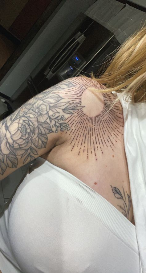 Sun Tattoo, Florals, Shoulder Sun Tattoo Ideas For Women Shoulder, Shoulder Sun Rays Tattoo, Sun And Floral Tattoo, Sunburst Tattoo Shoulder, Sun Tattoo Shoulder For Women, Sunshine Shoulder Tattoo, Sun Sternum Tattoo Women, Cute Shoulder Tattoos For Women, Shaded Sun Tattoo