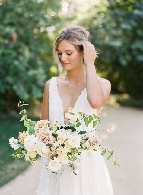 Neutral Wedding Flowers, Fresh Wedding Flowers, Bride Portrait, Neutral Wedding, Wedding Flower Arrangements, Wedding Event Planning, Bride Bouquets, Estate Wedding, Blush Wedding