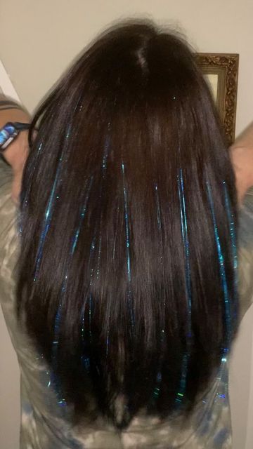 EnchantTresses on Instagram Blue Tinsel In Brown Hair, Blue Hair Tinsel Brunette, Blue Tinsel Hair, Black Hair With Gold Tinsel, Tinsel Hair On Black Hair, Hair Tinsel Ideas For Brunettes, Blue Hair Tinsel, Black Hair With Coloured Highlights, Silver Hair Tinsel