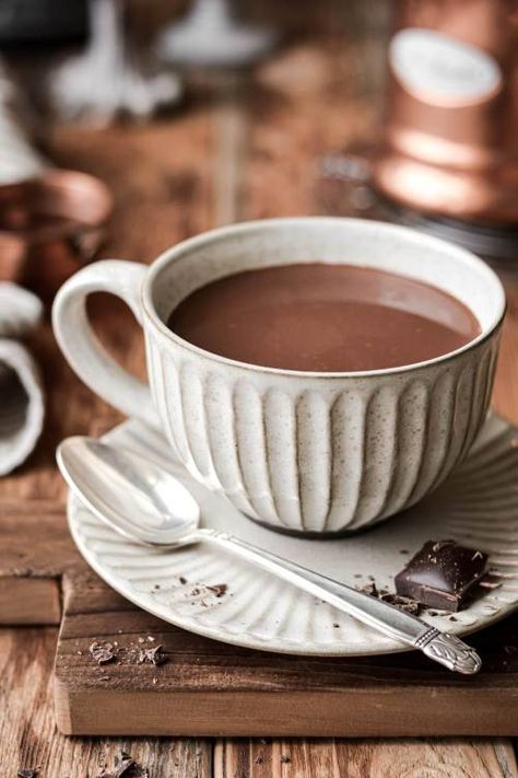 European Autumn, Food Art Photography, Milk Cream, Hot Chocolate Recipes, Cafe Menu, Chocolate Treats, Fun Cup, Autumn Decor, Delicious Chocolate