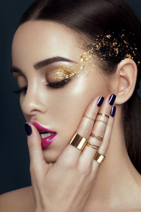 Gold Foil Makeup Looks, Silver Leaf Makeup, High Fashion Makeup Looks, Panorama Mascara, Gold Make Up, Makeup Shoot, Eve Makeup, Make Up Gold, Gold Makeup Looks