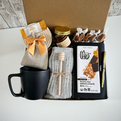 Hope to win this gift basket? 😃 Here's your Chance to Win Mānuka Honey Thinking of You Autumn Chocolate Gift Basket! Enter today at @joekudosz 👈 #giftbasket #giftbaskets #gifts #honey #thinkingofyou Gift Basket For Him, Autumn Chocolate, Corporate Gifts For Employees, Pregnancy Gift Baskets, Gifts For Clients, Fall Gift Baskets, Gifts For Employees, Pregnancy Gift Box, Gift Baskets For Him