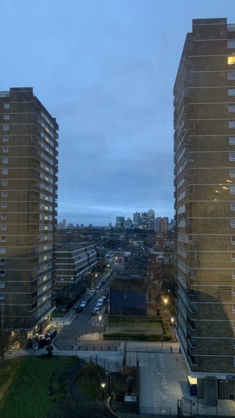 #London #eastlondon #ldn #view #flats #towerblock #city #canarywharf #night #skyline #citylights #travel #travelphotography #aesthetic #instagram London Flats, Random Screenshots, Aesthetic London, Night Skyline, Block Of Flats, London Aesthetic, Tower Block, London Flat, Canary Wharf