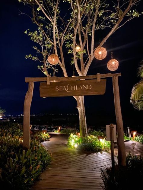 Bali Restaurant Design Outdoor, Entrance Signage, Outdoor Restaurant Design, Cafe Concept, Resort Architecture, Entrance Gates Design, Cafe Shop Design, Eco Lodge, Garden Coffee